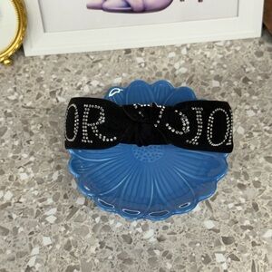 Luxurious Black Hairband with Rhinestone Embellishments